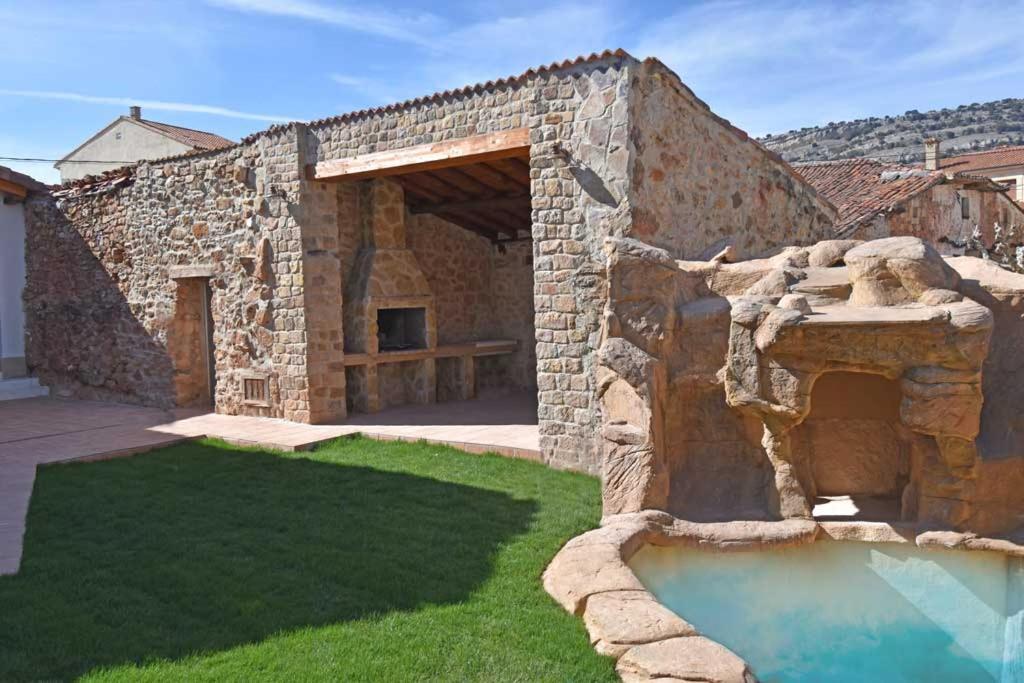 Casa Rural La Cueva Del Agua Fuentetoba Exterior foto